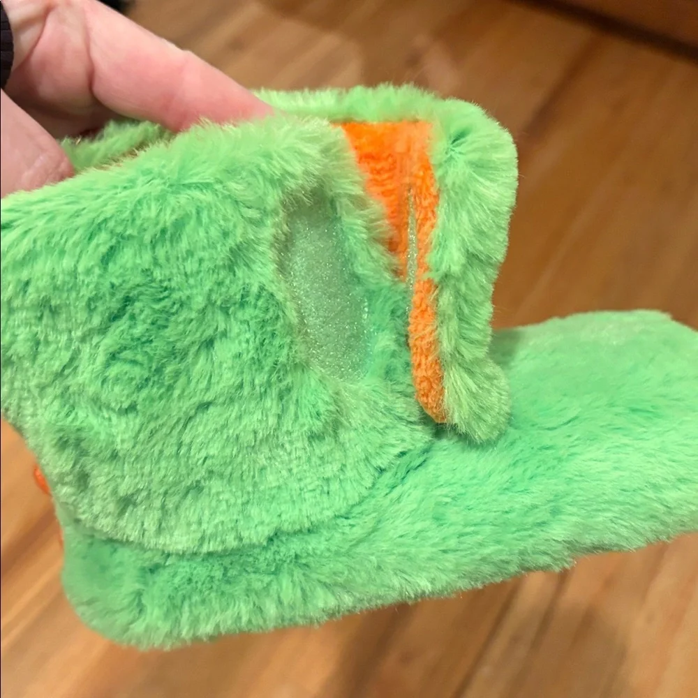 Wonder Nation 7-8 Green Monster Paw Slippers